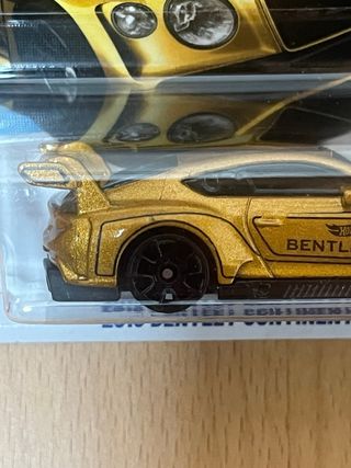 Hot Wheels 2018 Bentley Continental GT3