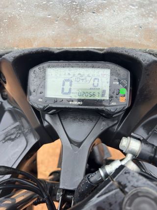 Suzuki GSXR125 Negra y Roja