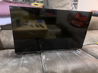 Televisor LED 43 Negro de apenas nueve meses