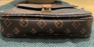 Bolso Marrón y Dorado