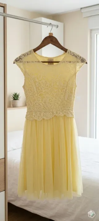 Vestido amarillo encaje y tul talla S