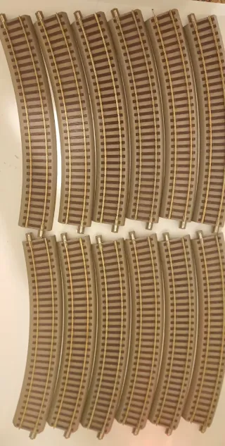 Vías escala H0 de Trix,radio 1 y Roco R3