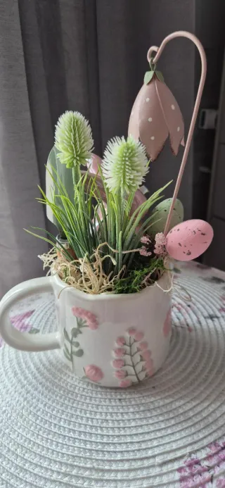 Decorazione Pasquale con Coniglio e Uova tazza