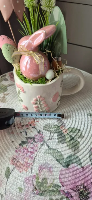 Decorazione Pasquale con Coniglio e Uova tazza