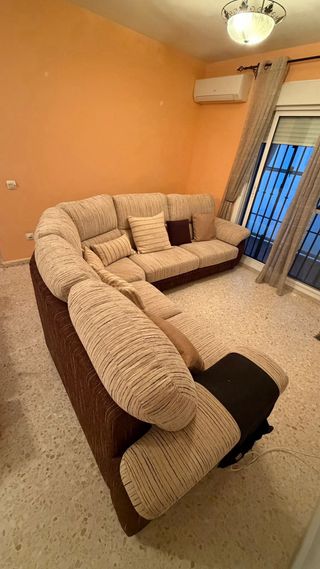 Sofá esquinero tela beige y marrón