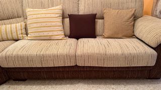 Sofá esquinero tela beige y marrón