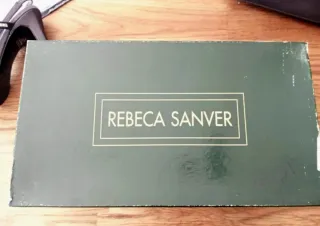 Zapatos, cartera y pañuelo Rebecca Sanver T.36