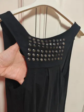 Vestido negro sin mangas