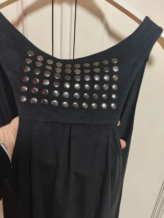 Vestido negro sin mangas