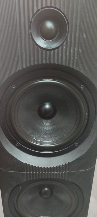 Altavoz B&W 2004 Gris solo vendo un altavoz