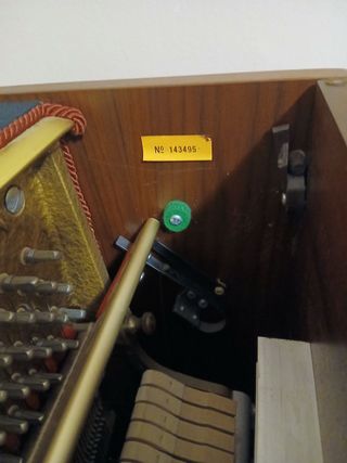 Piano Vertical SEILER Klassik Alemán