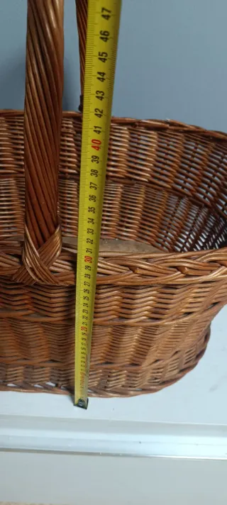 Cesta de mimbre natural con asa