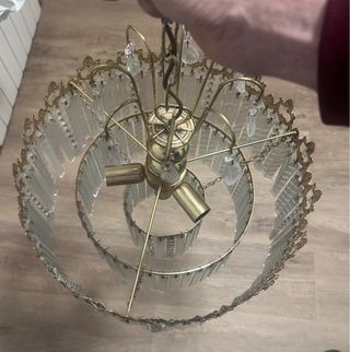 Lámpara colgante dorada con cristales