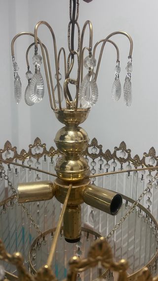 Lámpara colgante dorada con cristales