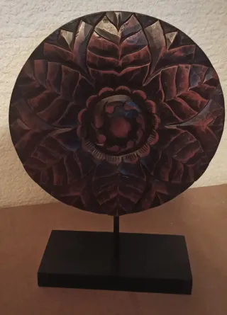 Figura decorativa con diseño de roseta.