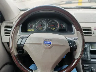Volvo XC90 2004