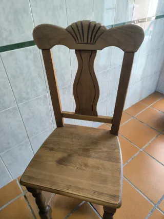 Mesa de comedor de madera maciza