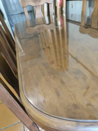 Mesa de comedor de madera maciza