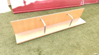 Estantería de madera y metal