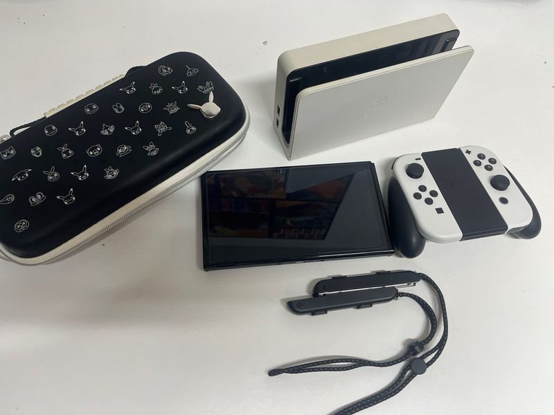 Nintendo Switch OLED + Accesorios afbeelding 2