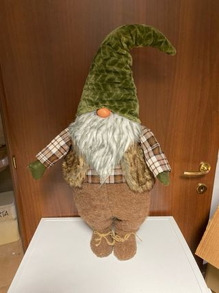 Gnomo decorativo verde con barba