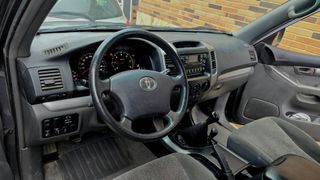 Toyota Land Cruiser  KDJ 120 (K) del 12 I 2004