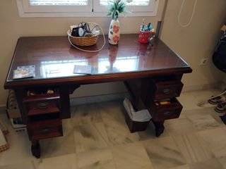 Escritorio de madera de pino, silla y cabecero