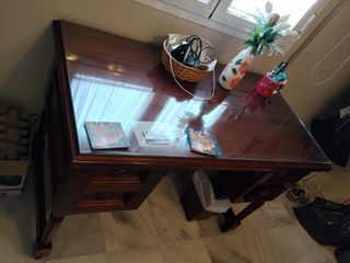 Escritorio de madera de pino, silla y cabecero