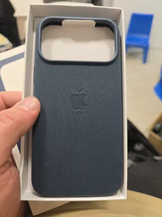 Funda iPhone 17 Pro Max TechWoven MagSafe