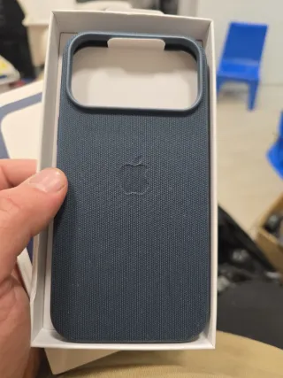 Funda iPhone 17 Pro Max TechWoven MagSafe