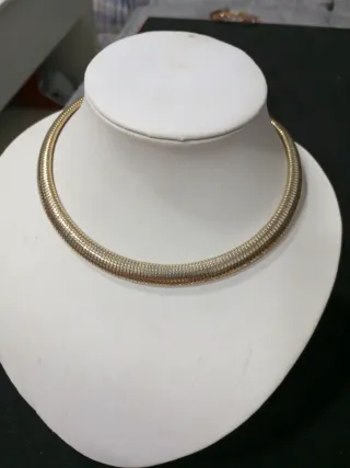 Collar dorado mujer