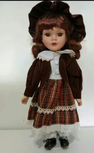 Set di 6 bambole in porcellana