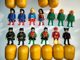 Playmobil Kinder Figuras Superhéroes