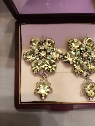 Pendientes flor cristal verde colgante