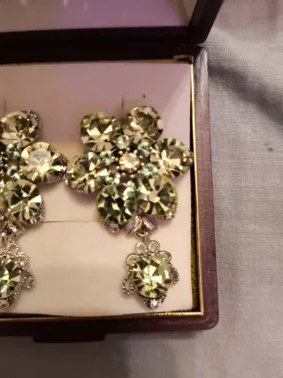 Pendientes flor cristal verde colgante