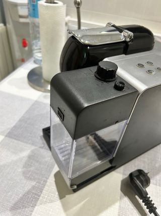 Cafetera Nespresso DeLonghi latissima touch