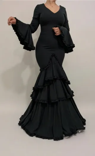 Traje de Flamenca Negro con Volantes
