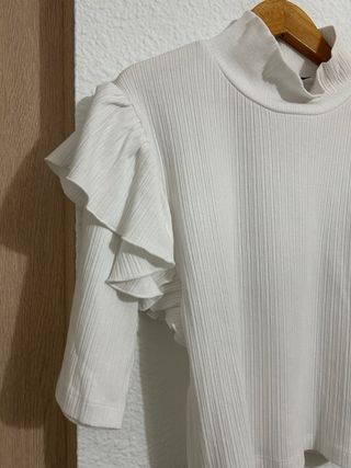 Camiseta RIB de volantes de Zara Talla L