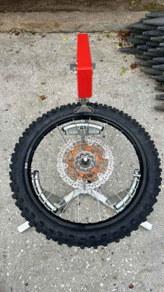 Desmontadora de ruedas moto