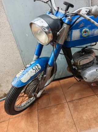 Derbi Super 4V 125.