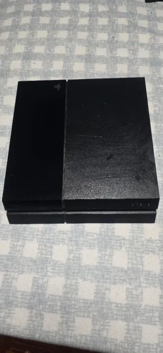PS4 500GB Negra Con mando  Funciona perfectamente