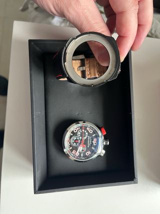 Reloj Bomberg Bolt-68 Negro y Rojo