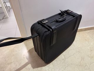 Maleta Salvador Bachiller Negra (COMO NUEVA)