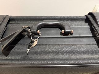 Maleta Salvador Bachiller Negra (COMO NUEVA)