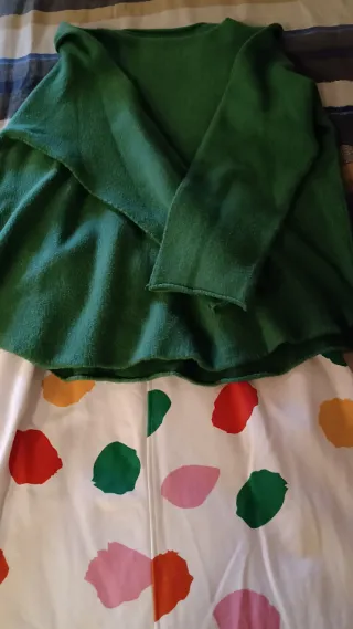 Jersey verde punto y falda de algodón