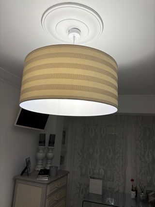 Lámpara de techo de tela a rayas