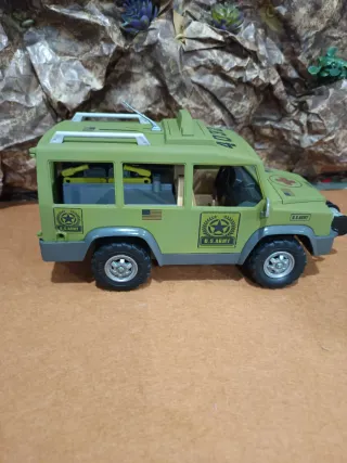 Vehículo militar americano customizado