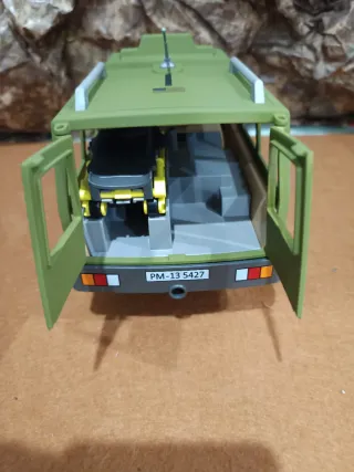 Vehículo militar americano customizado