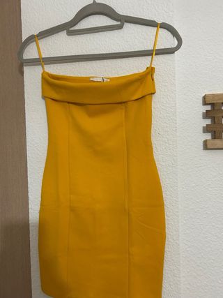 Vestido Zara palabra de honor amarillo