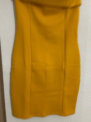 Vestido Zara palabra de honor amarillo